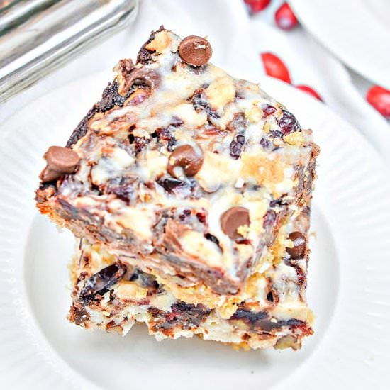 KETO CRANBERRY PECAN MAGIC BARS - Recipe photo by Stylish Cravings