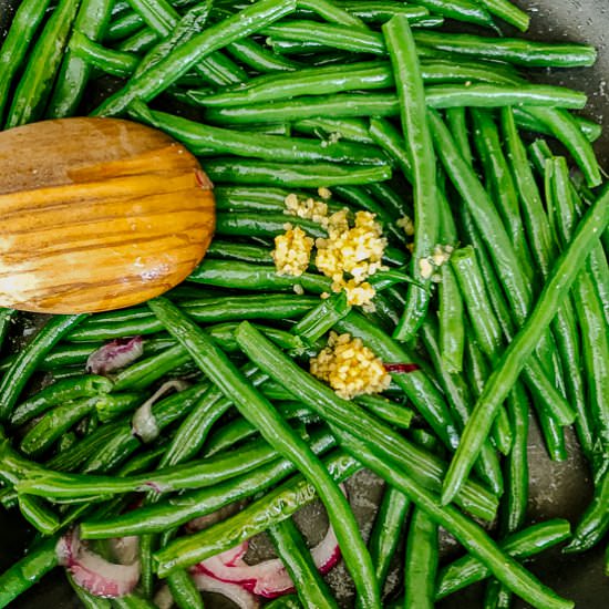 How to Make Sauteed Green Beans - Recipe photo by House of Elyn Ryn
