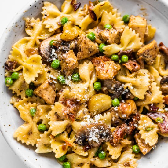 Farfalle with Chicken and Garlic - Recipe photo by The Endless Meal