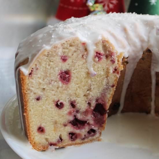 Vanilla Bean & Raspberry Pound Cake - Recipe photo by MyRecipeReviews