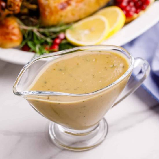How to Make Turkey Gravy - Recipe photo by AllThingsMamma