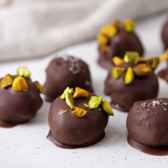 Pistachio Truffles - Recipe photo by dwayland