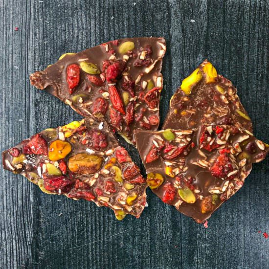 Healthy Chocolate Bark – sugar free - Recipe photo by MyLifeCookbook