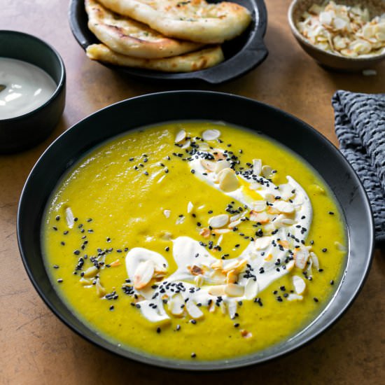 Curried Madras Cauliflower Soup - Recipe photo by Flaevor