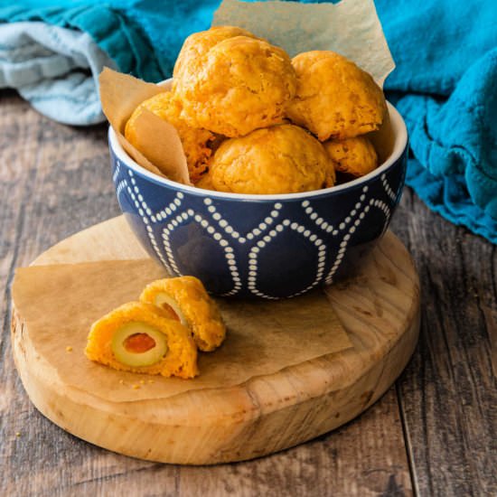 Mom's Cheese Olive Puffs - Recipe photo by onlinepastrychef
