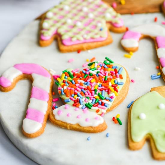 Vegan Holiday Cookies - Recipe photo by earthly provisions