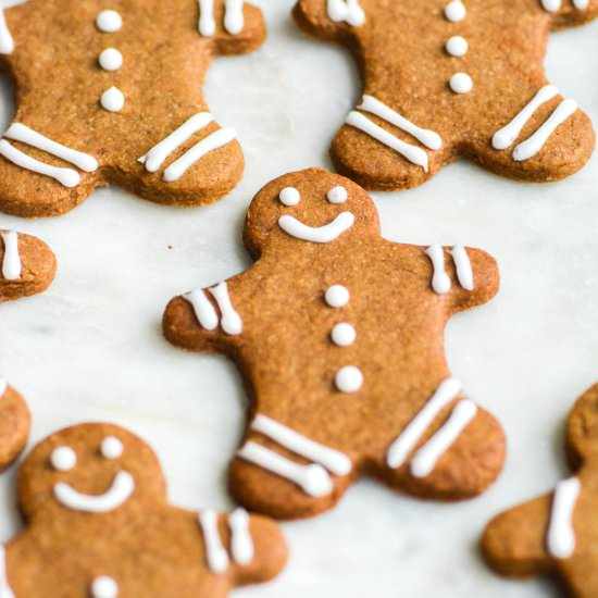 Vegan Gingerbread Cookies - Recipe photo by earthly provisions