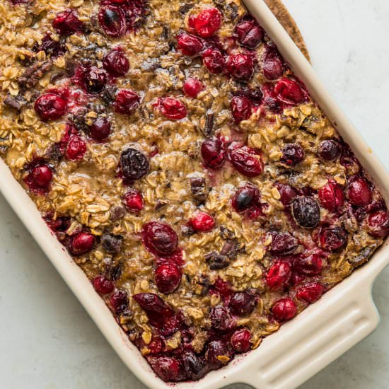 Holiday Baked Oats - Recipe photo by garlic and zest
