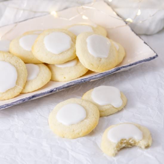 Almond Meltaways Cookies - Recipe photo by dwayland