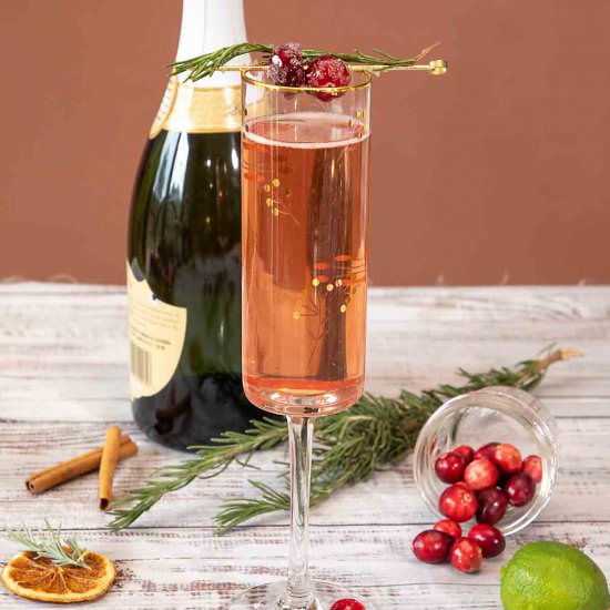 Christmas Champagne Cocktail - Recipe photo by iwilkerson