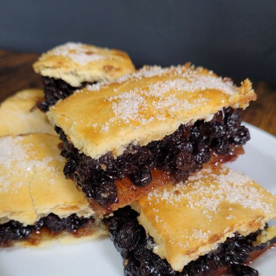 SCOTTISH FRUIT SLICE RECIPE - Recipe photo by FoodieExplorers