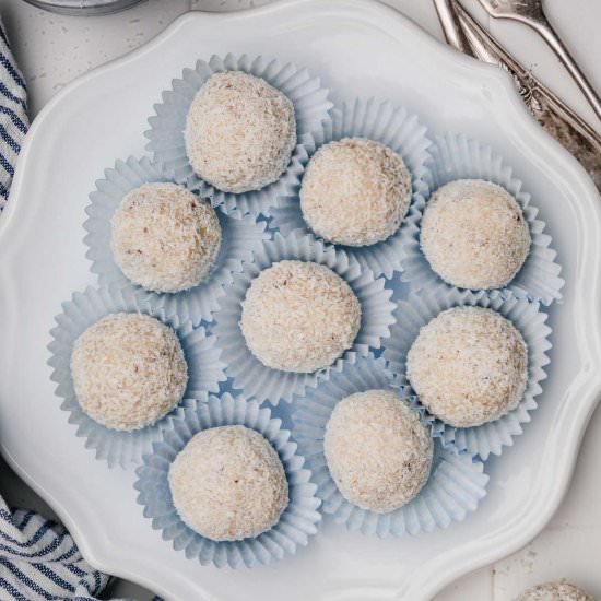White chocolate coconut truffles - Recipe photo by Sweetly Cakes