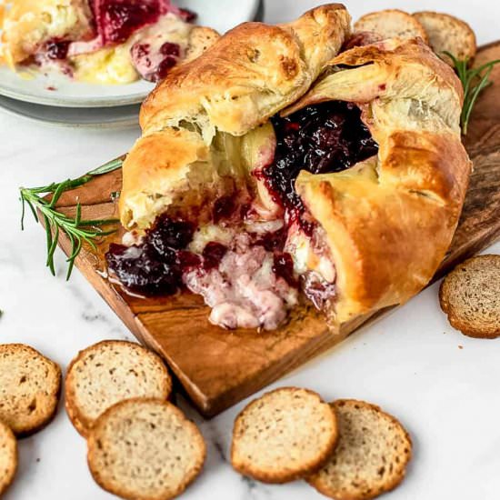 Baked Brie - Recipe photo by AllThingsMamma