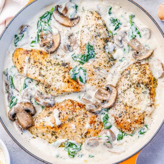 CREAMY SPINACH PARMESAN CHICKEN SKI - Recipe photo by healthyfitnessmeals
