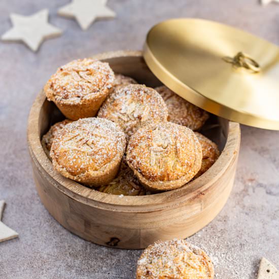Date and Apple Mince Pies - Recipe photo by heinstirred