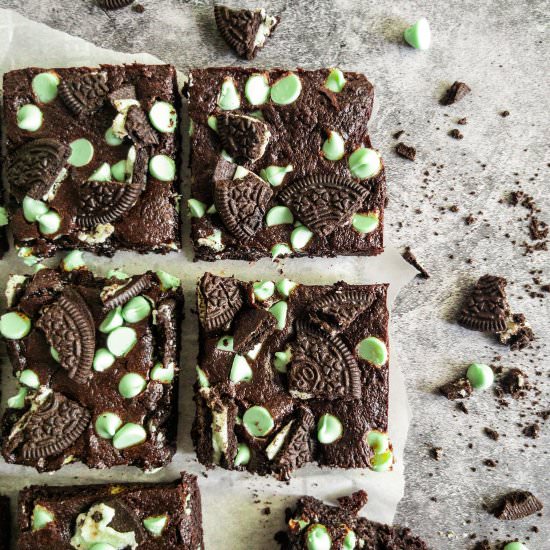Grasshopper Pie Brownies - Recipe photo by ThePypersKitchen