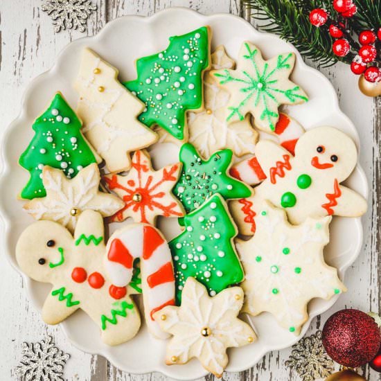 Christmas sugar cookies - Recipe photo by Sweetly Cakes
