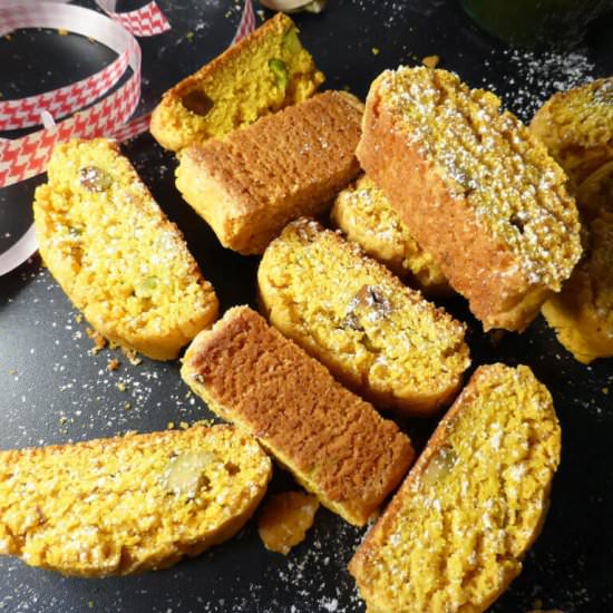 Saffron & pistachio Swedish skorpor - Recipe photo by thespeltkitchen