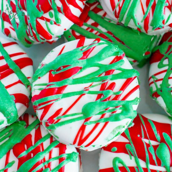 Christmas Oreos - Recipe photo by emilyenchanted