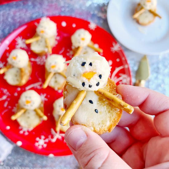 Melting Snowman Crostini - Recipe photo by Theyummymuffin