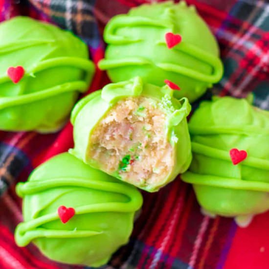 Christmas Oreo Balls - Recipe photo by OnMyKidsPlate