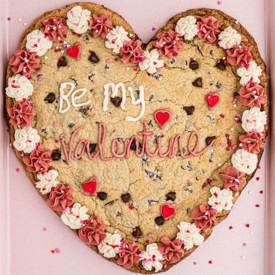 Giant Valentines Cookie - Recipe photo by thecaglediaries