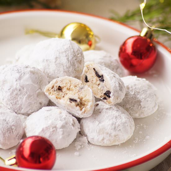 Chocolate Chip Snowball Cookies - Recipe photo by blend with spices