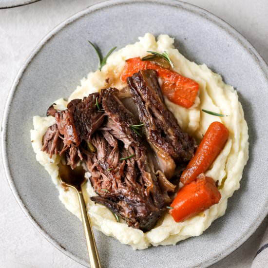 Oven Braised Short Ribs - Recipe photo by farmflavor