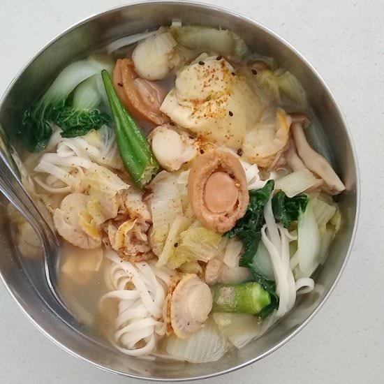 Seafood Veggies Hotpot Noodle Soup - Recipe photo by escapetofood