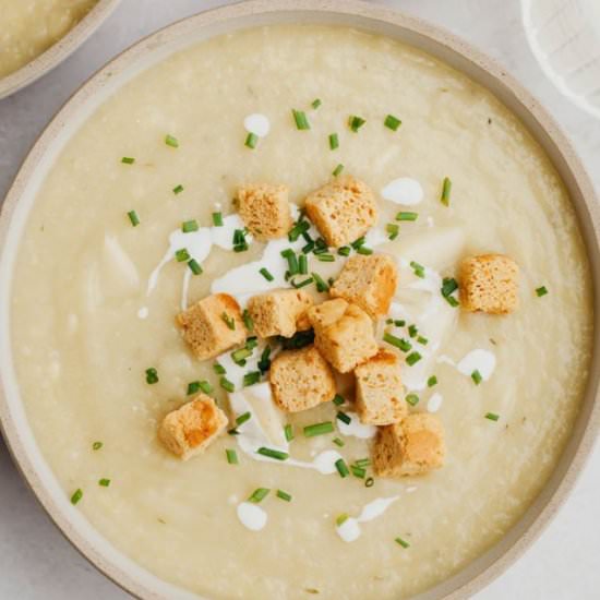 Leek Potato Cauliflower Soup - Recipe photo by alpineella