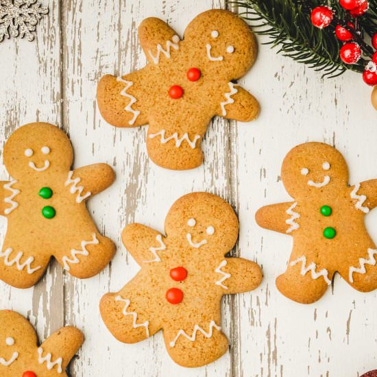Gingerbread men cookies - Recipe photo by Sweetly Cakes