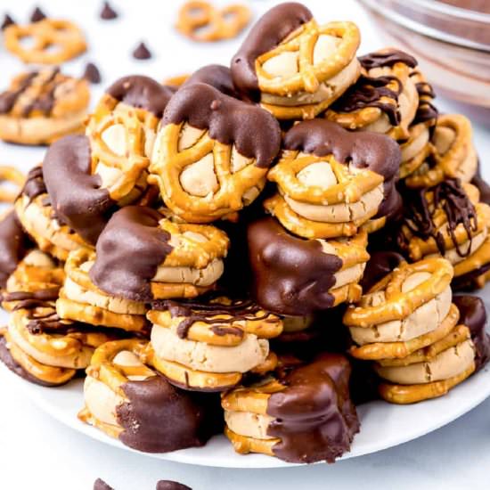 Peanut Butter Pretzel Bites - Recipe photo by OnMyKidsPlate