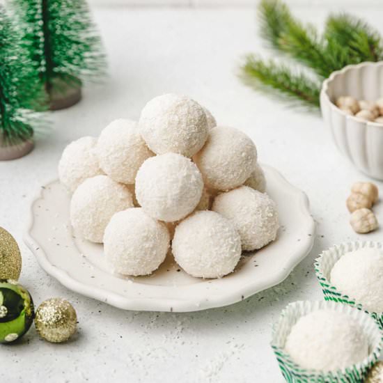 Coconut balls - Recipe photo by Sweetly Cakes