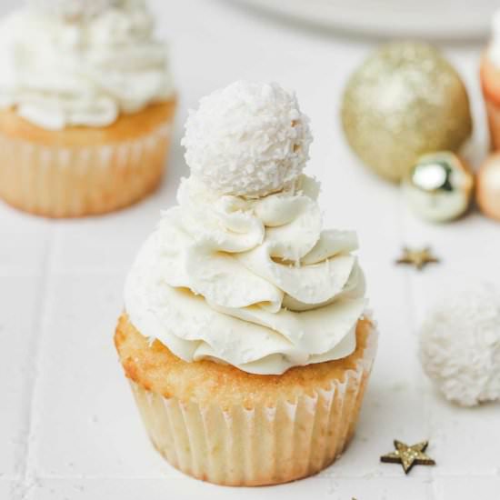 Coconut cupakes - Recipe photo by Sweetly Cakes