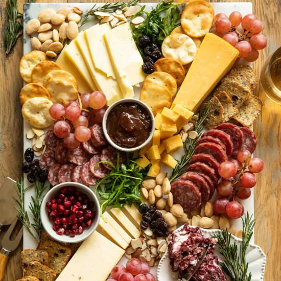 Christmas Charcuterie Board - Recipe photo by Desserts And Drinks