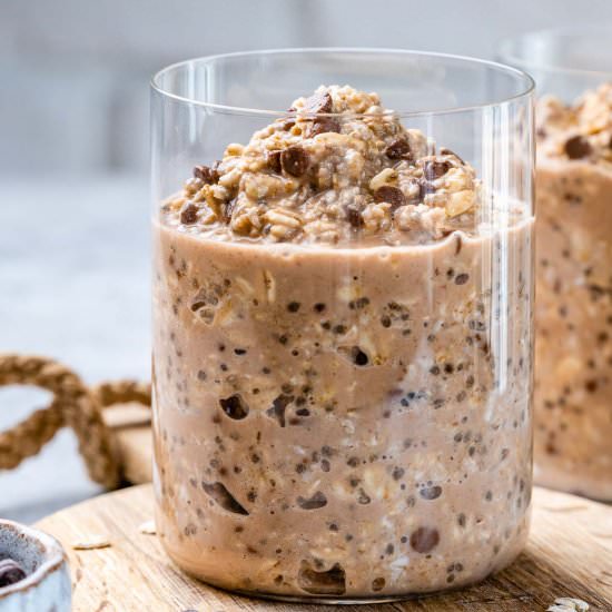 COOKIE DOUGH OVERNIGHT OATS - Recipe photo by healthyfitnessmeals