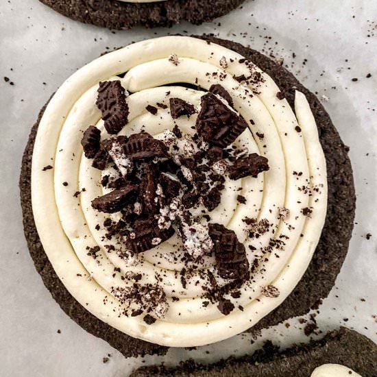 Copycat Crumbl Oreo Cookies - Recipe photo by bklynactivemama