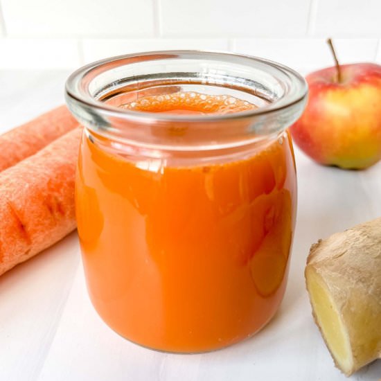 Carrot Ginger Turmeric Juice - Recipe photo by Low Histamine Kitchen