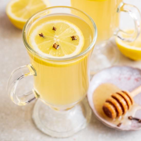 Hot Toddy - Recipe photo by everyday-delicious.com