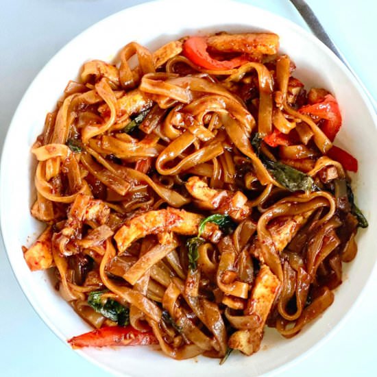 Vegan Thai Drunken Noodles - Recipe photo by myspicetrunk.com