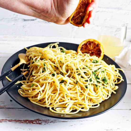15 Minute Lemon Garlic Pasta - Recipe photo by Sinful Kitchen