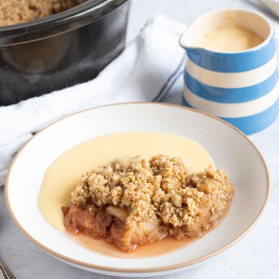 Slow Cooker Apple Crumble - Recipe photo by effortlessfoodie