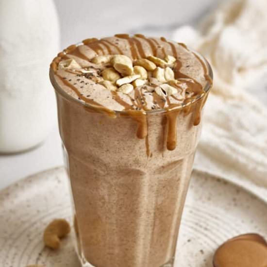 Peanut Butter Cup Smoothie - Recipe photo by erinliveswhole