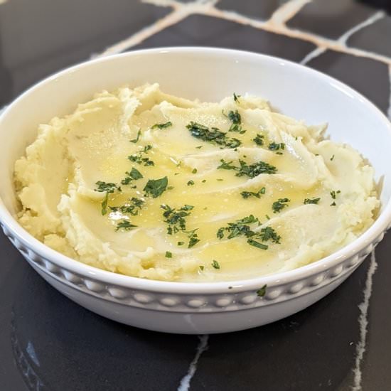 Creamy Rosemary Mashed Potatoes - Recipe photo by sophreakingood