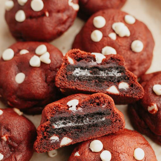 Red Velvet Oreo Cookies - Recipe photo by alpineella