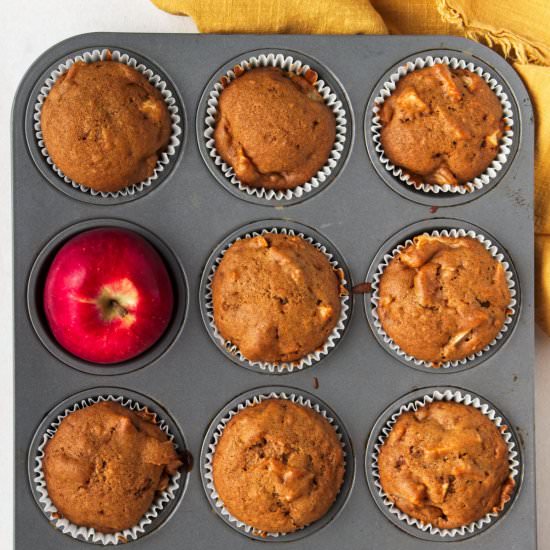 Vegan Apple & Cinnamon Muffins - Recipe photo by veganonboard