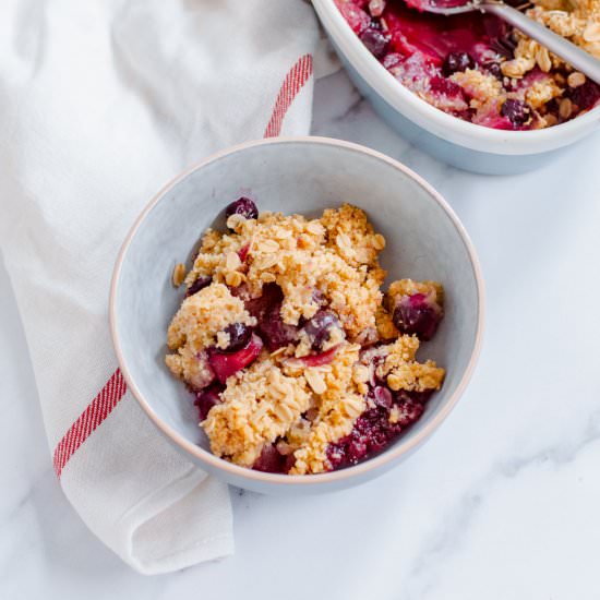 Apple and Blueberry Crumble - Recipe photo by Easy Deliciousness