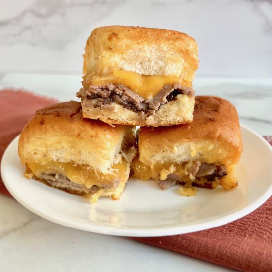 Roast Beef & Cheddar Sliders - Recipe photo by theshortordercook