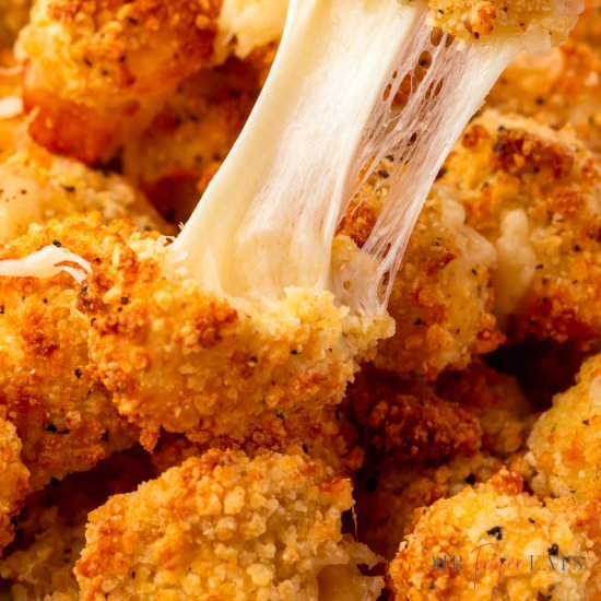 Air Fryer Cheese Curds - Recipe photo by Air Fryer Eats