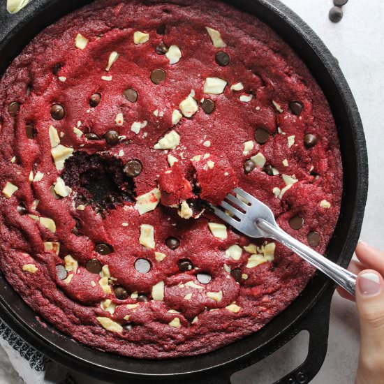 Red velvet skillet cookie - Recipe photo by hornoMX